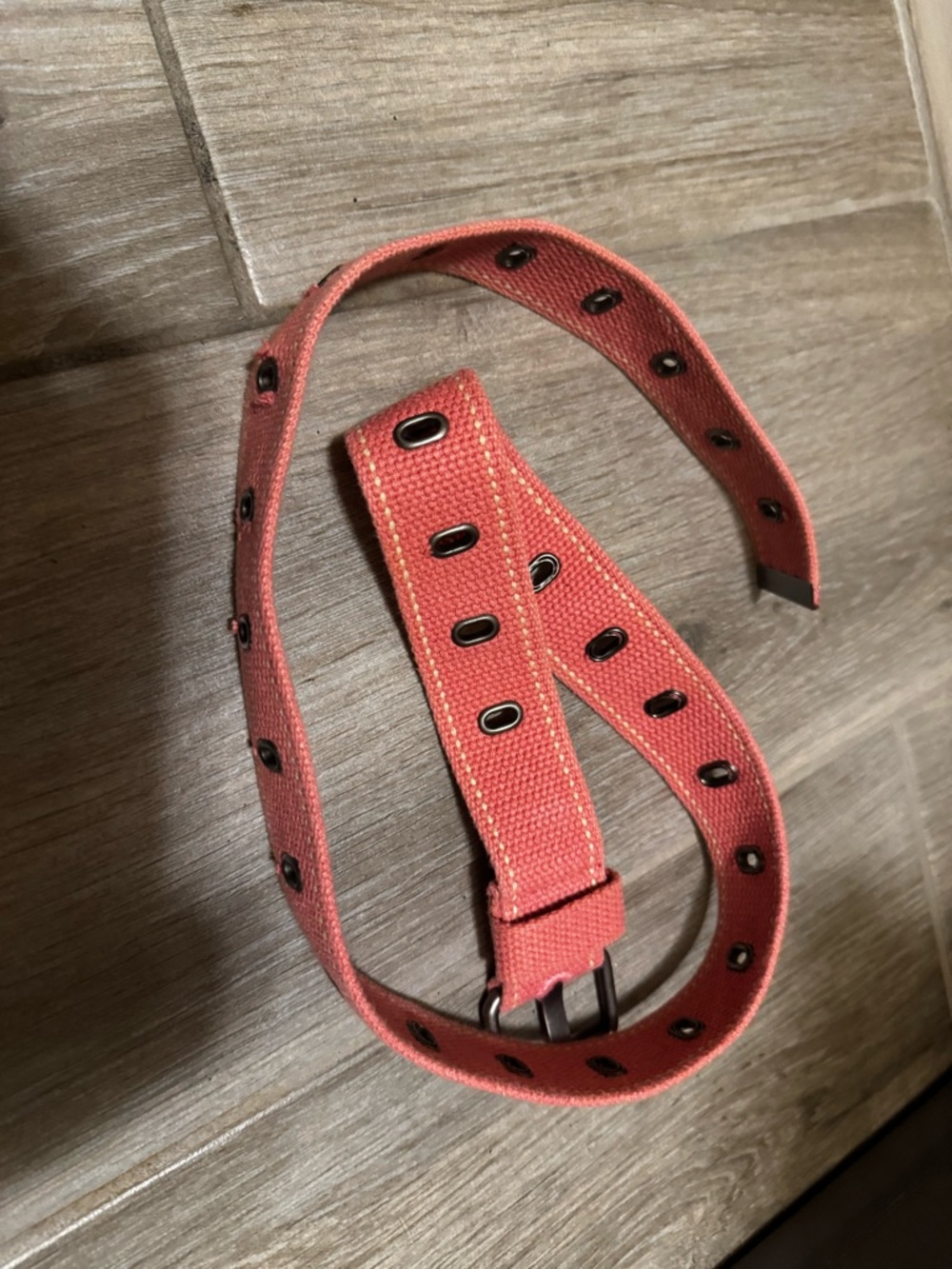 Vintage American Eagle Canvas Double-Grommet Belt in pink